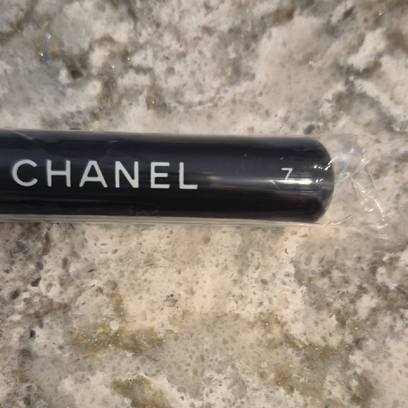 CHANEL Black Suede Makeup Brush Case With 3 Brushes - Picture 8 of 16